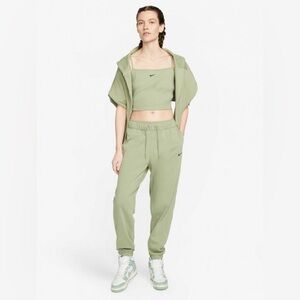 Nike Women's Easy Jogger Olive Green Sweatpants
